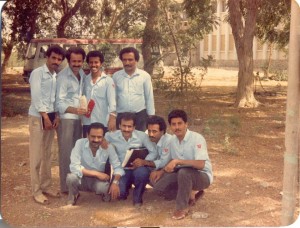 القاضي وزملاؤه في كلية الحقوق0